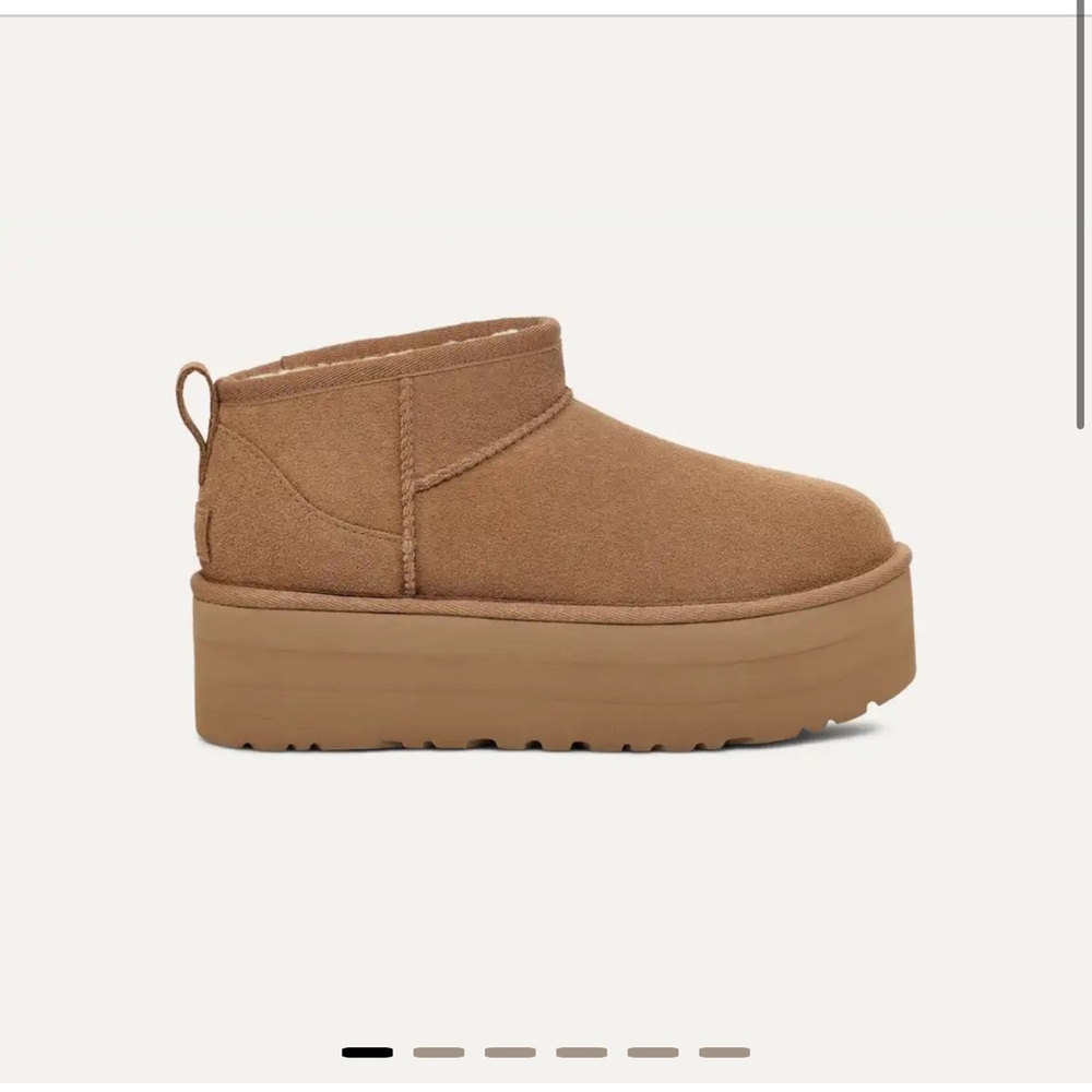Uggs - image 1